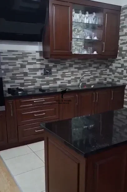 Tirane, jepet me qera apartament 2+1 Kati 3, 145 m² 500 € (CASA ITALIA)