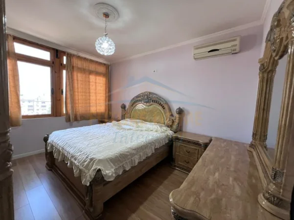 Tirane, jepet me qera apartament 2+1, Kati 5, 102 m² 525 € (Xhamllik)