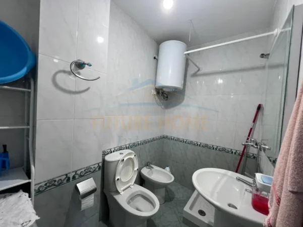 Tirane, jepet me qera apartament 2+1, Kati 5, 102 m² 525 € (Xhamllik)