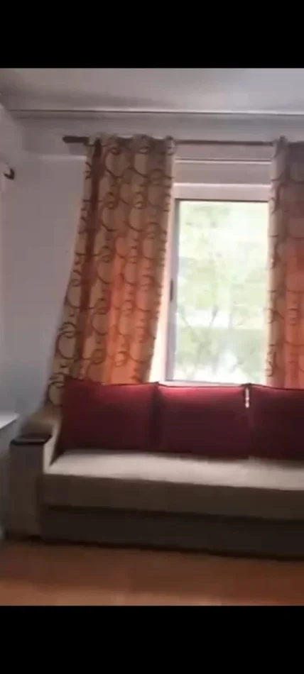 Tirane, jepet me qera apartament 1+1 Kati 2, 60 m² 400 € (Rrethi Astir)