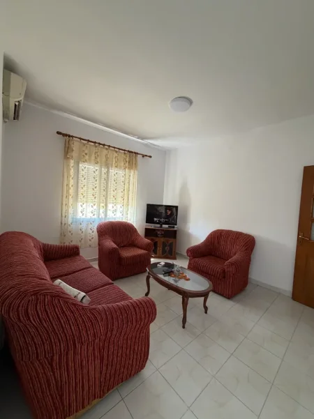 Tirane, jepet me qera apartament 1+1 Kati 5, 70 m² 450 € (Ambasada Amerikane)