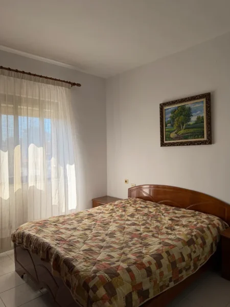 Tirane, jepet me qera apartament 1+1 Kati 5, 70 m² 450 € (Ambasada Amerikane)