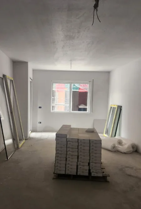 Tirane, shitet 2+1 , 117 m² 128.843 € (stacioni trenit)