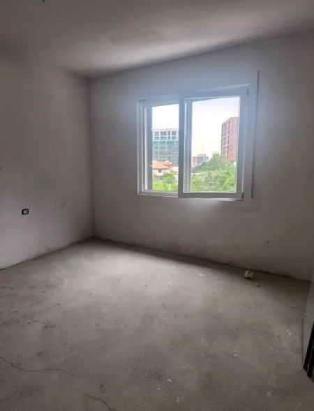 Tirane, shitet 2+1 , 117 m² 128.843 € (stacioni trenit)