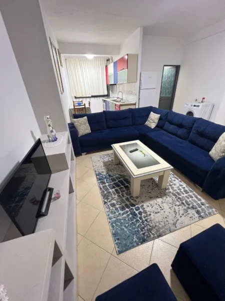 Tirane, jepet me qera Vile 1+1+Ballkon Kati 2, 70 m² 430 € (5 maji)