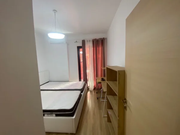 Tirane, jepet me qera apartament 2+1 Kati 5, 120 m² 700 € (rruga 5 maji)