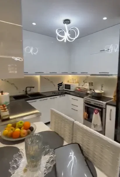 Tirane, shitet apartament 3+1 Kati 2, 140 m² 200.000 € (KOMBINAT)