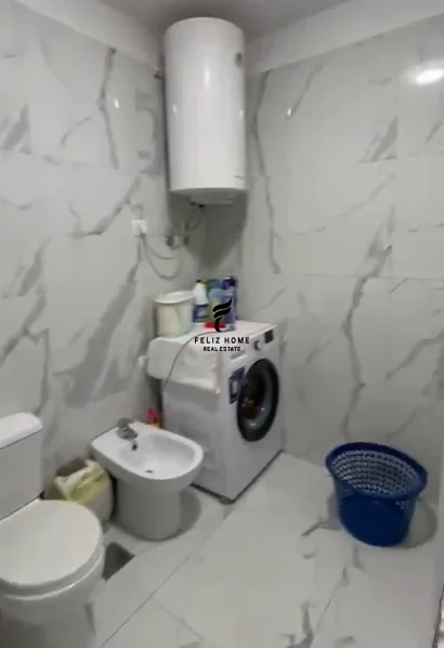 Tirane, shitet apartament 3+1 Kati 2, 140 m² 200.000 € (KOMBINAT)