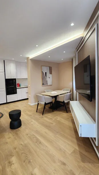Tirane, shitet apartament 2+1+Ballkon Kati 3, 116 m² 350.000 € (Rruga e Durrësit)