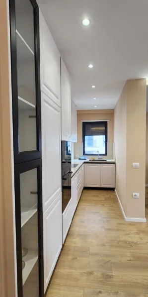 Tirane, shitet apartament 2+1+Ballkon Kati 3, 116 m² 350.000 € (Rruga e Durrësit)