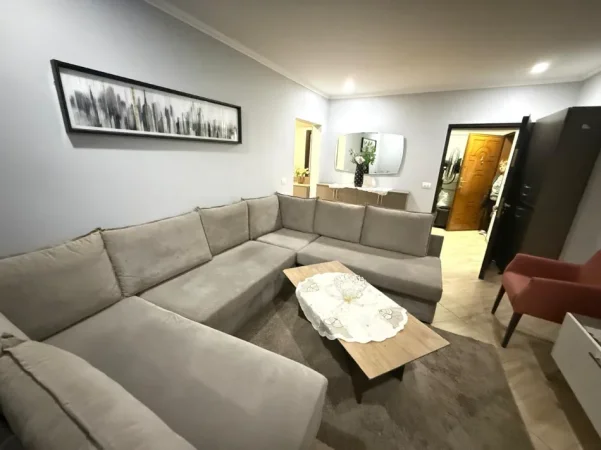 Tirane, jepet me qera apartament 1+1 Kati 1, 60 m² 530 € (bylevardi zogu i pare)