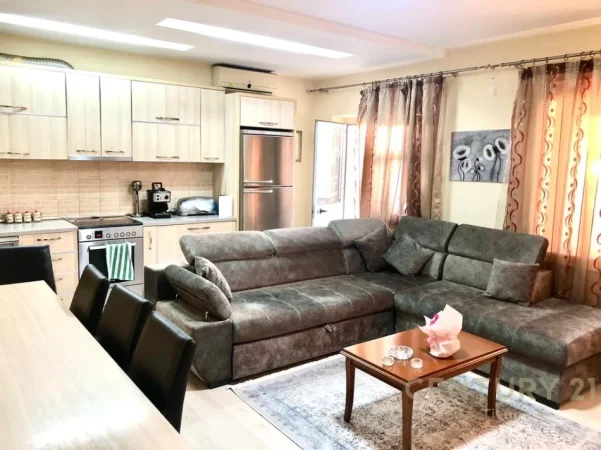 Tirane, jepet me qera apartament 2+1+Ballkon Kati 2, 86 m² 550 € 