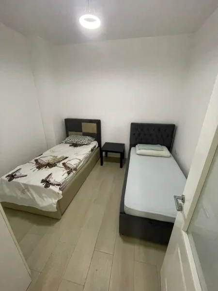 Tirane, jepet me qera apartament 2+1 Kati 2, 400 € 