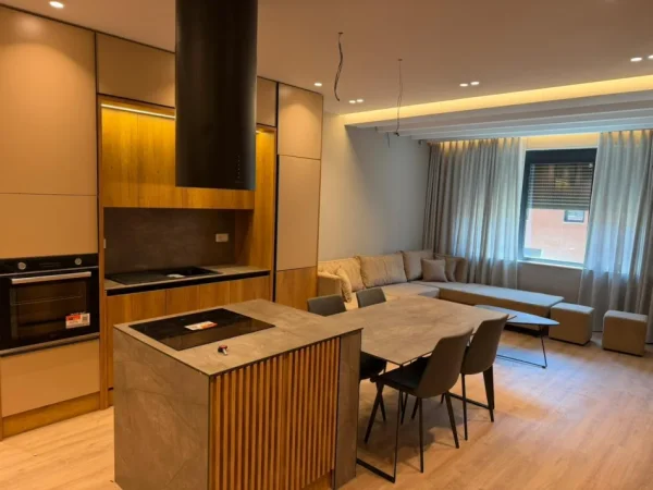 Tirane, jepet me qera apartament 1+1 , 800 € 