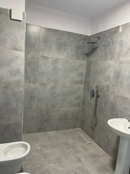 Tirane, jepet me qera apartament 1+1 Kati 6, 83 m² 400 € (Paskuqan)