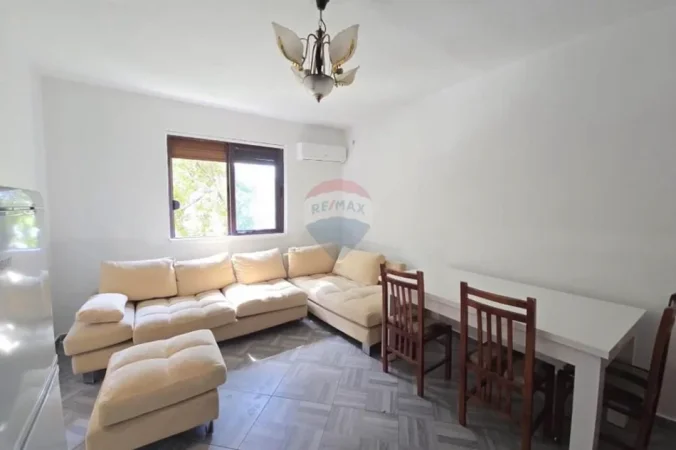 Tirane, shitet apartament 1+1+Ballkon Kati 2, 59 m² 125.000 € (Rruga Irfan Tomini)