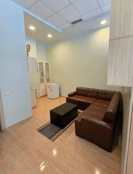 Tirane, shitet dyqan Kati 0, 47 m² 215.000 € (AIR ALBANIA)