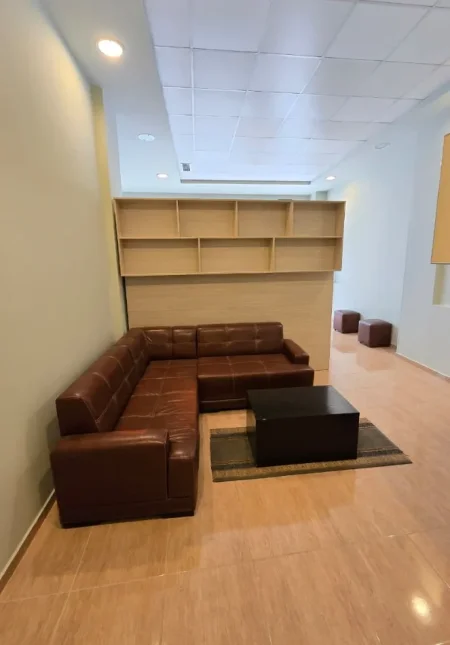Tirane, shitet dyqan Kati 0, 47 m² 215.000 € (AIR ALBANIA)