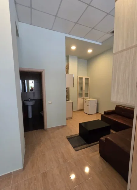 Tirane, shitet dyqan Kati 0, 47 m² 215.000 € (AIR ALBANIA)