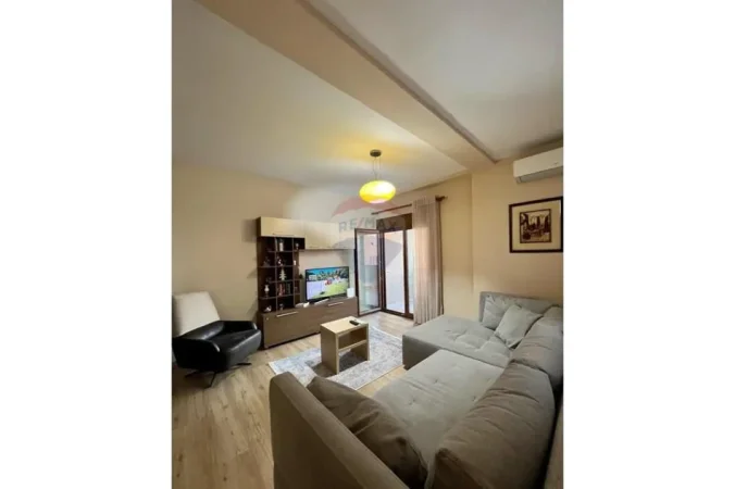 Tirane, jepet me qera apartament 1+1+Ballkon , 73 m² 800 € (Myslym Shyri)