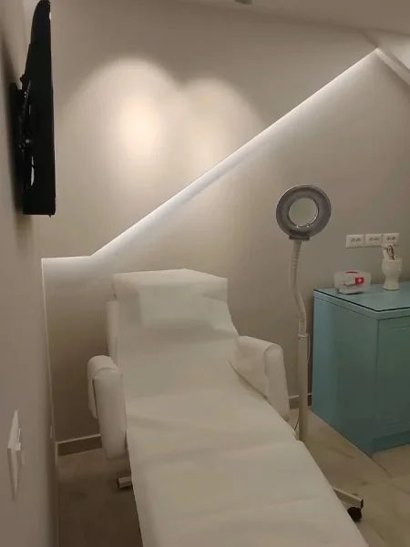 Tirane, jepet me qera ambjent biznesi , 70 m² 1.900 € (RRUGA E FORTUZI)