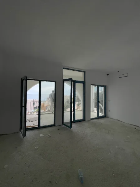 Dhermi - Palase, shitet apartament 2+1+Ballkon Kati 3, 132 m² 435.600 € (Dhermi)