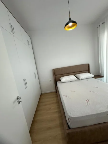 Tirane, jepet me qera apartament 1+1 Kati 7, 450 € 