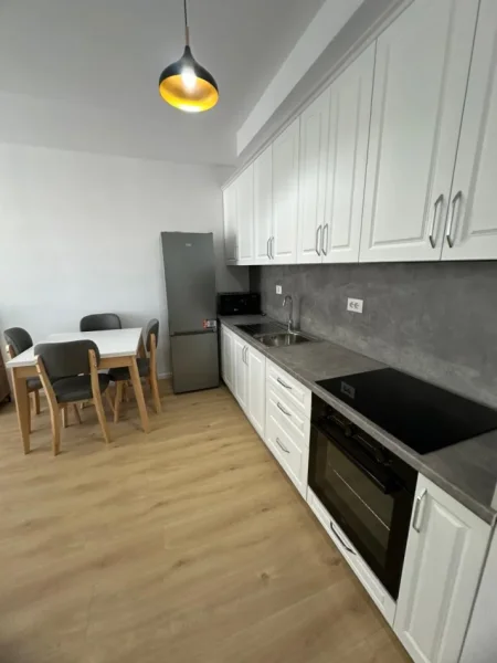Tirane, jepet me qera apartament 1+1 Kati 7, 450 € 