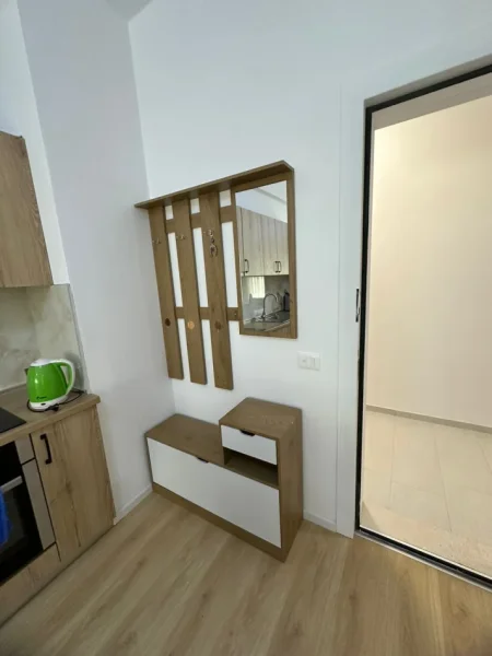 Tirane, jepet me qera apartament 1+1 Kati 3, 400 € 