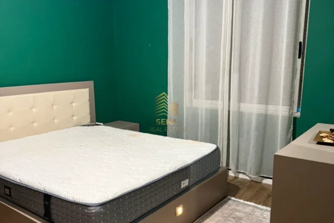 Tirane, jepet me qera apartament 2+1+Ballkon Kati 4, 60 m² 600 € (Brryli)