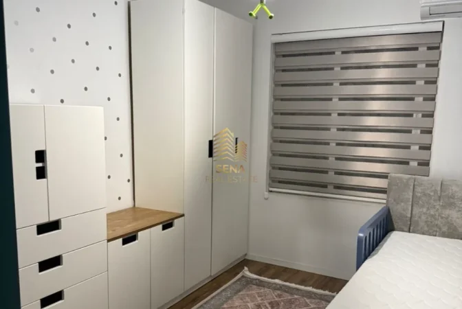 Tirane, jepet me qera apartament 2+1+Ballkon Kati 4, 60 m² 600 € (Brryli)