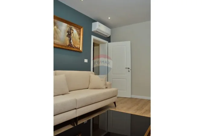 Tirane, jepet me qera apartament 1+1 , 45 m² 780 € (Blloku)