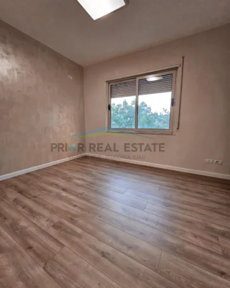 Tirane, shitet apartament 2+1 Kati 3, 98 m² 234.000 € (Mine Peza)