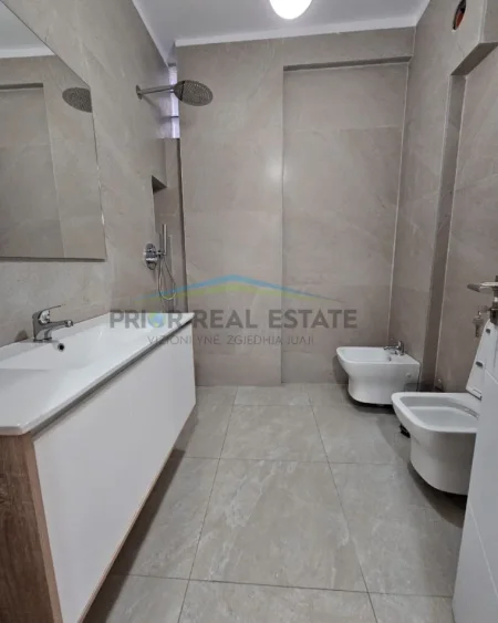 Tirane, shitet apartament 2+1 Kati 3, 98 m² 234.000 € (Mine Peza)