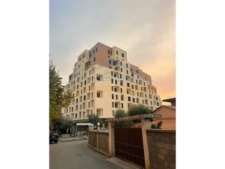 Tirane, shitet 1+1 Kati 4, 74 m² 137.000 € 