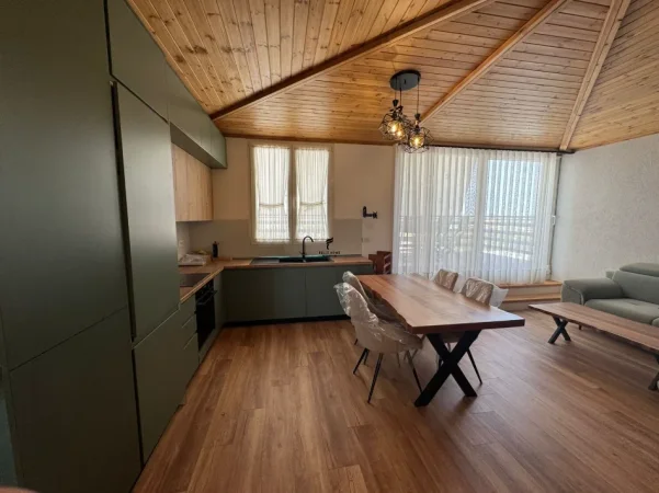 Tirane, jepet me qera apartament duplex 2+1 Kati 7, 120 m² 600 € (SHKOZE)