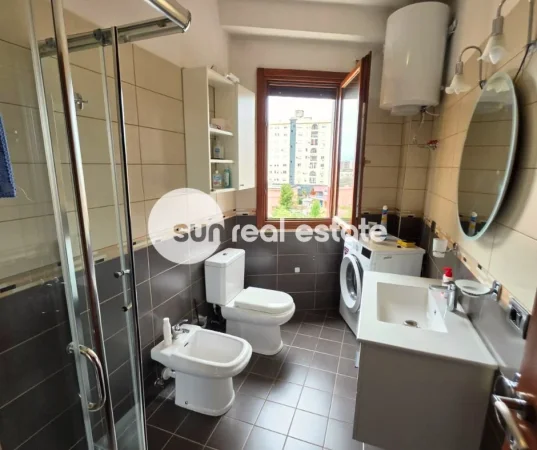 Shkoder, jepet me qera apartament 2+1+Ballkon Kati 4, 108 m² (QENDER)