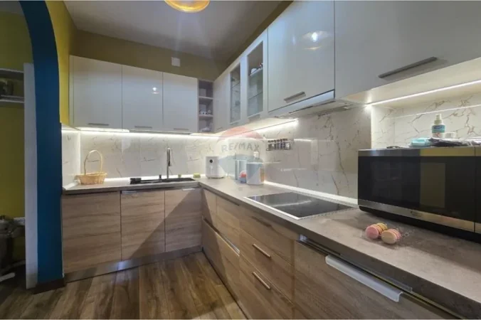 Tirane, jepet me qera apartament 2+1+Ballkon , 72 m² 750 € (Myslym Shyri)