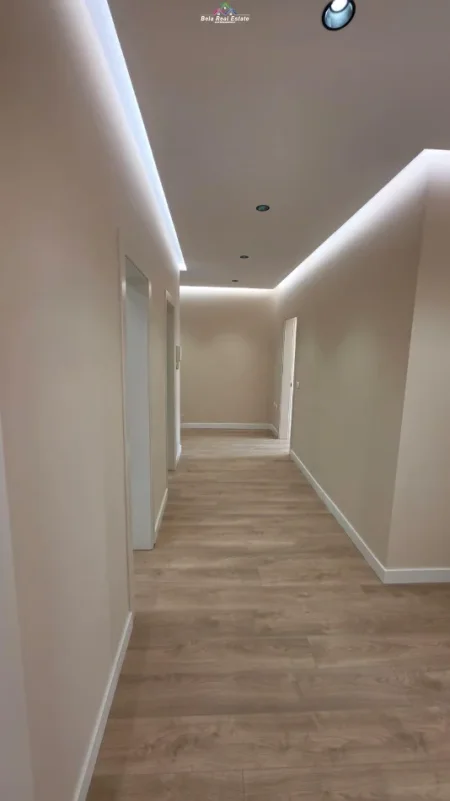 Tirane, jepet me qera zyre Kati 3, 131 m² 2.640 € (rruga e elbasanit)