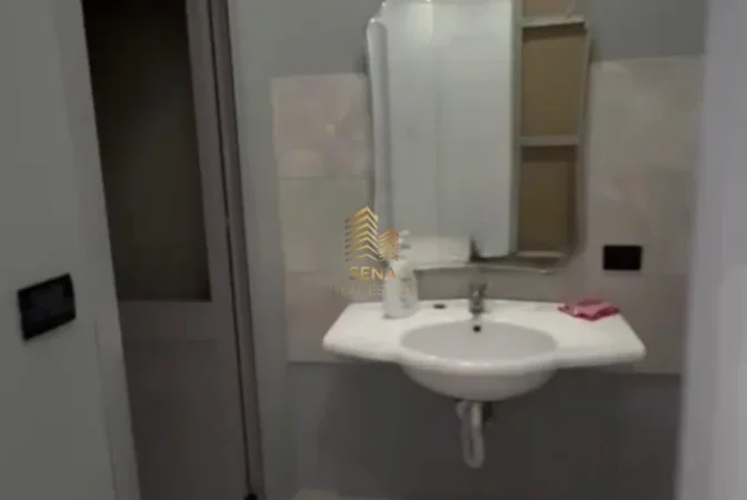 Tirane, jepet me qera ambjent biznesi Kati 0, 120 m² 500 € (Rruga e Dibres)