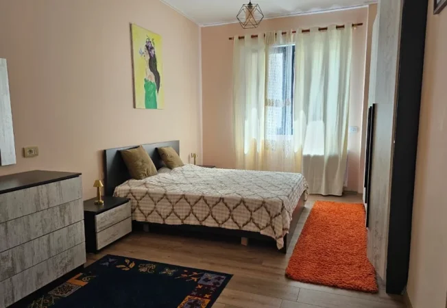 Tirane, jepet me qera apartament 2+1 Kati 2, 125 m²