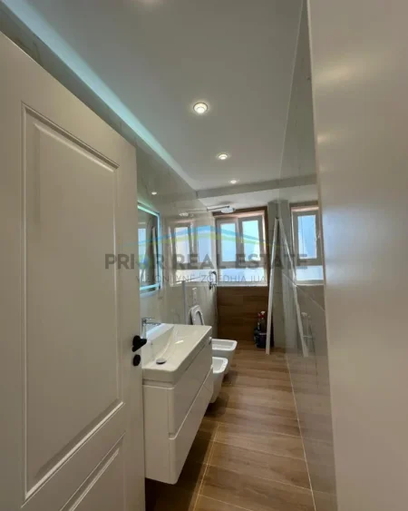 Tirane, shitet apartament 2+1 Kati 4, 75 m² 193.000 € 