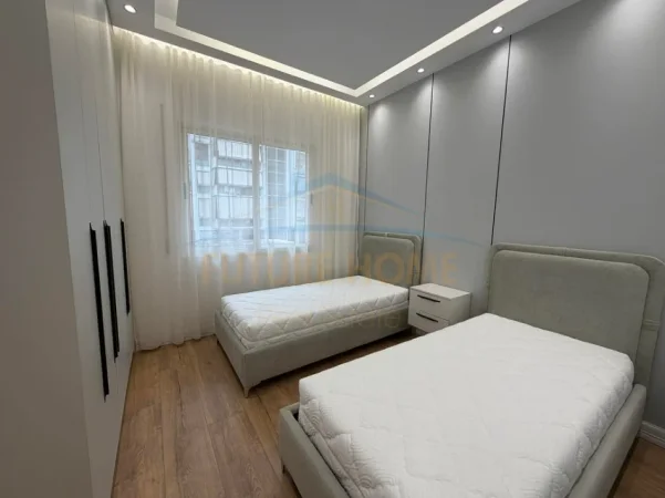 Tirane, shitet apartament 2+1 Kati 1, 104 m² 215.000 € 