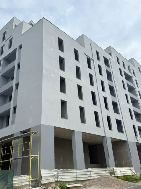 Tirane, shitet apartament 1+1 , 77 m² 116.000 € (Ali dem)