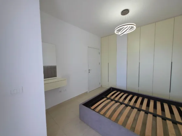 Tirane, jepet me qera apartament 1+1 ,