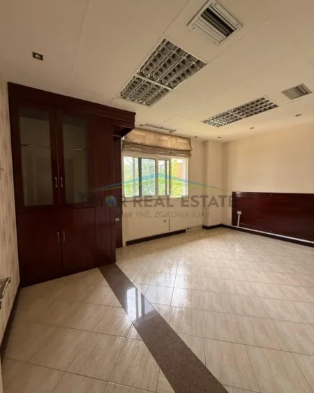 Tirane, shitet apartament 2+1+Aneks Kati 1, 137 m² 270.000 € 