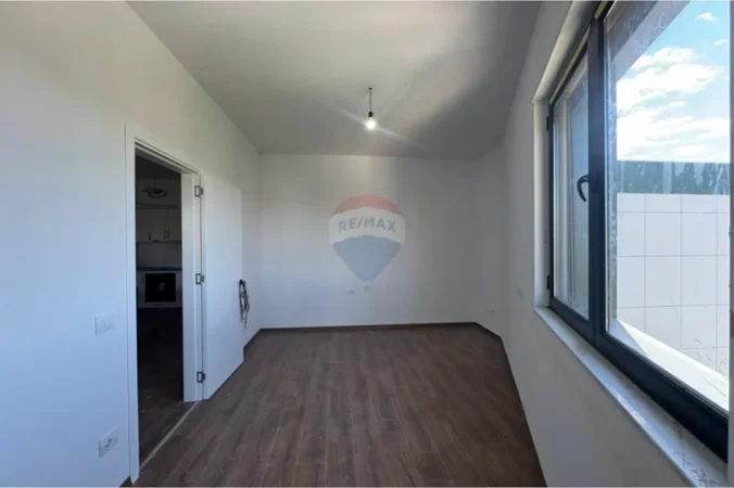 Tirane, jepet me qera apartament 2+1 Kati 6, 95 m² 520 € 
