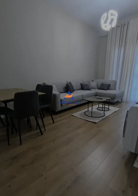 Tirane, jepet me qera apartament 1+1+Ballkon Kati 6, 72 m² 630 € 