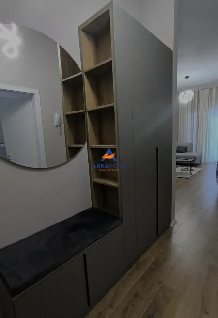 Tirane, jepet me qera apartament 1+1+Ballkon Kati 6, 72 m² 630 € 