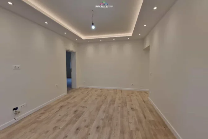 Tirane, jepet me qera zyre Kati 3, 110 m² 1.100 € (Rruga Qemal Stafa)